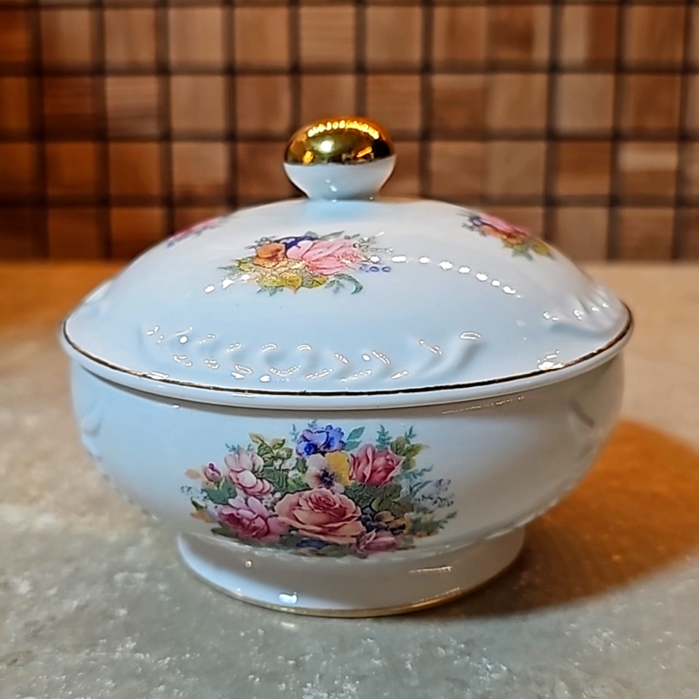 Vintage Little Lidded Floral Dish💐🌸💐